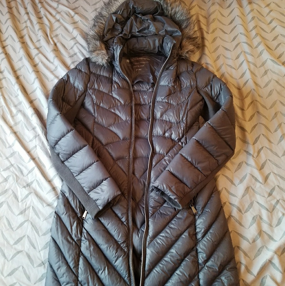 BCBG Down Puffer coat w faux fur hood